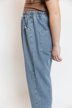 PLEATED PINSTRIPE JEANS