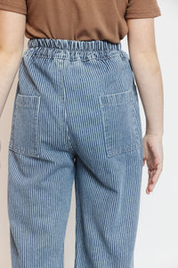 PLEATED PINSTRIPE JEANS