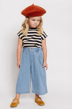 PLEATED WIDE LEG JEANS