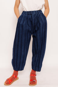 PLEATED STRIPED JEANS