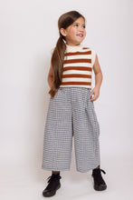 STRIPED SLEEVELESS SWEATER