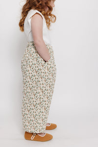 PLEATED FLORAL PRINT PANTS