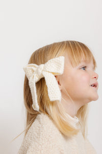 CREAM KNIT BOW CLIP