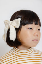 CREAM KNIT BOW CLIP